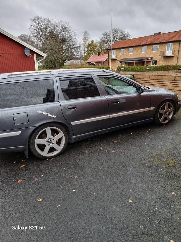 Begagnad Volvo V70 209 HK (153 kW) 2004 Grå Kombi