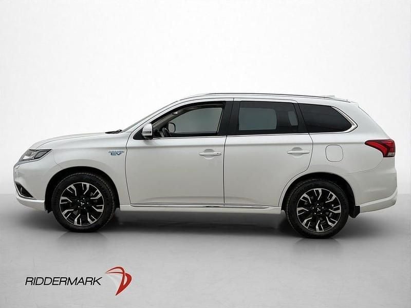 Begagnad Mitsubishi Outlander 203 HK (149 kW) 2017 Vit SUV