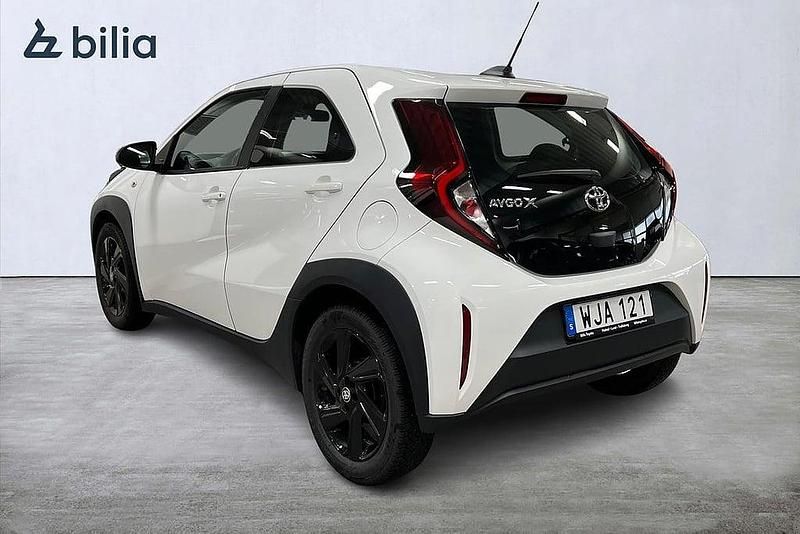 Begagnad Toyota Aygo X Play 72 HK (52 kW) 2022 Vit SUV