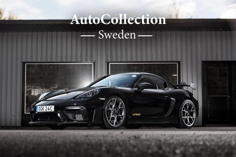 Svart Begagnad 2025 Porsche 718 Cayman GT4 Sportkupé | 2 099 000 kr (Dyr) - Bild 1/4