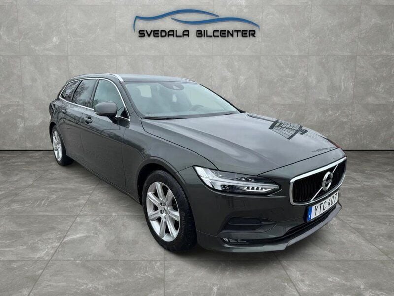 Mörkgrå Begagnad 2017 Volvo V90 Momentum Kombi | 214 500 kr (Marknadspris) - Bild 1/4