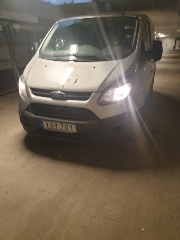 Grå Begagnad 2016 Ford Transit Custom | 83 000 kr (Superpris) - Bild 1/4