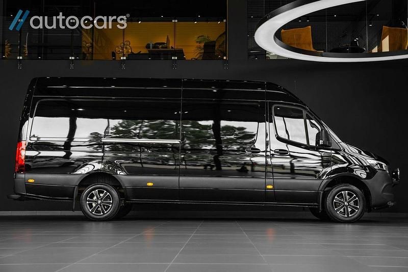 Svart Begagnad 2023 Mercedes Sprinter Van | 698 750 kr - Bild 1/4