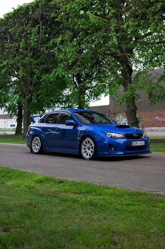 Blå Begagnad 2014 Subaru WRX STI Sedan | 295 000 kr - Bild 1/3