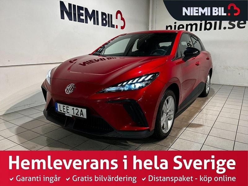 Röd Begagnad 2023 MG MG4 EV Halvkombi | 239 900 kr (Marknadspris) - Bild 1/3