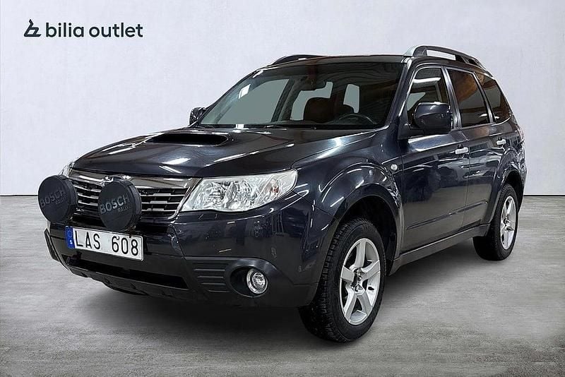 Mgrå Begagnad 2010 Subaru Forester SUV | 39 900 kr (Bra pris) - Bild 1/4