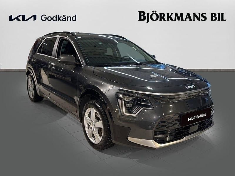 Begagnad Kia e-Niro Advance 150 kW (204 HK) 2023 /agt/ interstellar grey SUV