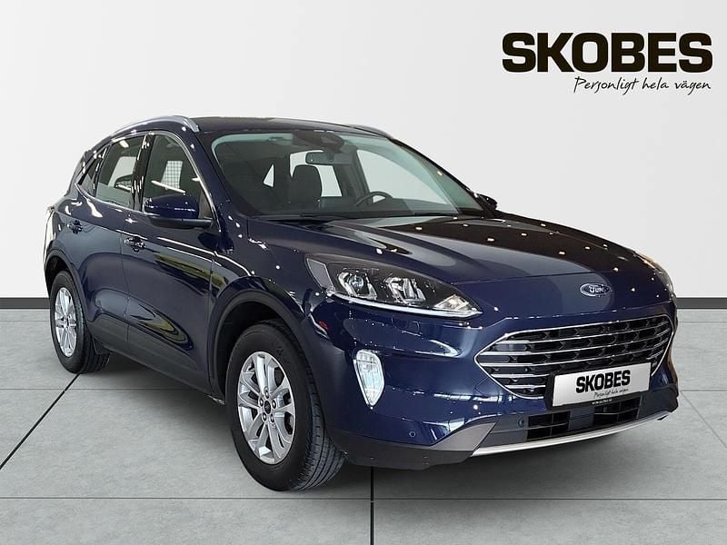 Blå Begagnad 2022 Ford Kuga Titanium SUV | 239 100 kr (Superpris) - Bild 1/4