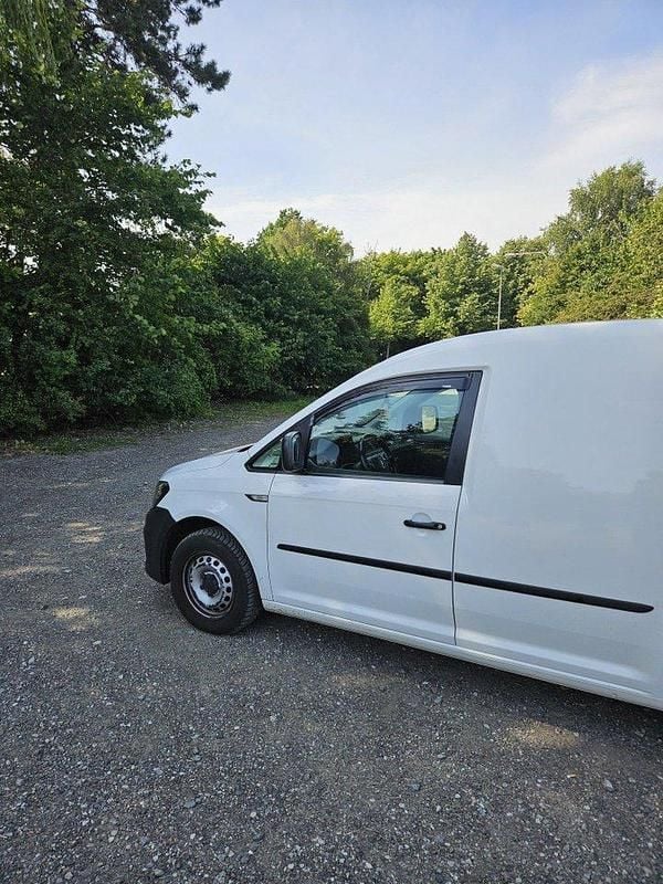 Vit Begagnad 2017 VW Caddy Minibuss | 90 000 kr (Marknadspris) - Bild 1/4