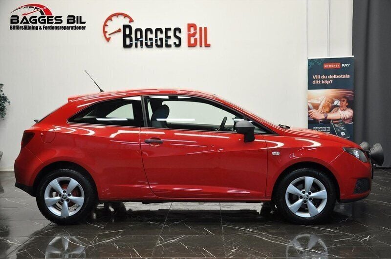 Röd Begagnad 2010 Seat Ibiza Sedan | 34 900 kr (Bra pris) - Bild 1/4