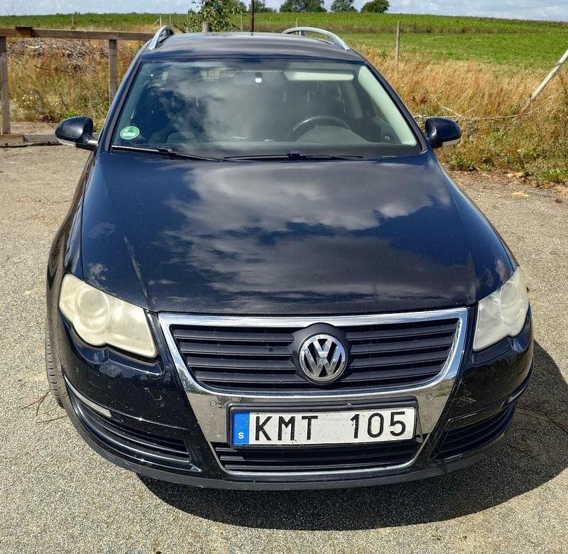 Svart Begagnad 2009 VW Passat Sportline Kombi | 25 000 kr - Bild 1/4