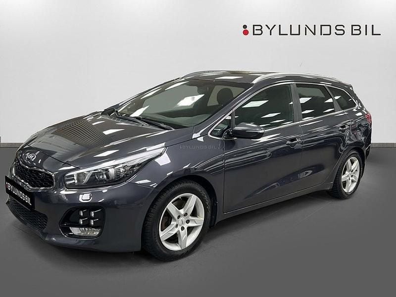 Grå Begagnad 2016 Kia Ceed GT-Line Halvkombi | 119 000 kr (Marknadspris) - Bild 1/4