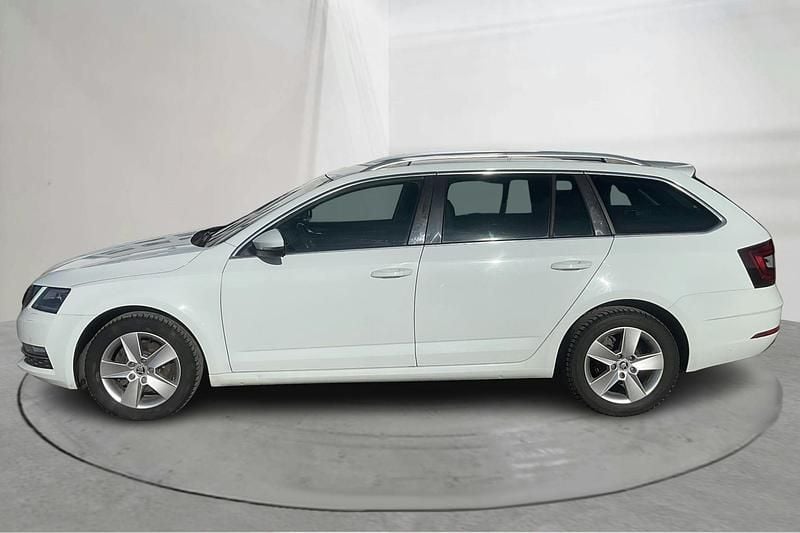 Begagnad Skoda Octavia 150 HK (110 kW) 2018 Vit Kombi