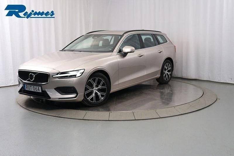 Ljusgrå Begagnad 2024 Volvo V60 Core Kombi | 329 900 kr (Superpris) - Bild 1/4