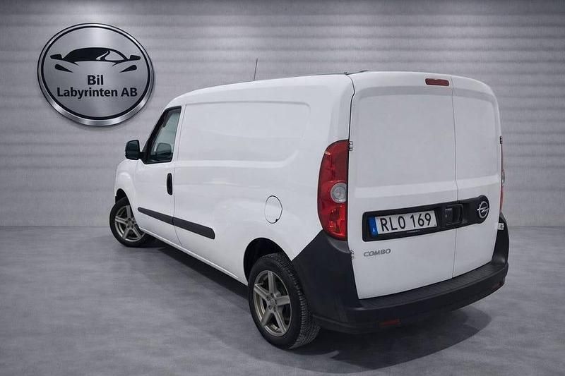 Begagnad Opel Combo 120 HK (88 kW) 2015 Vit Minibuss