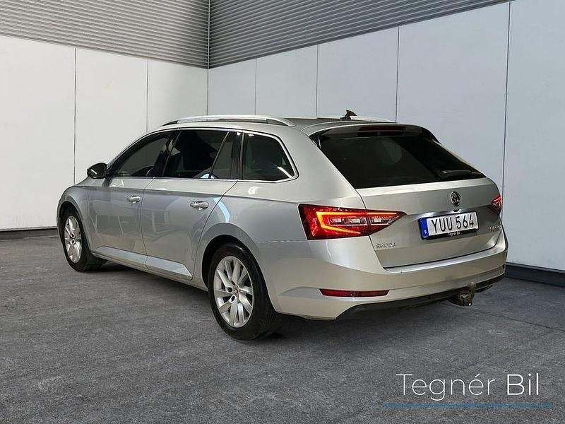 Begagnad Skoda Superb Business Line 150 HK (110 kW) 2019 Silver Kombi
