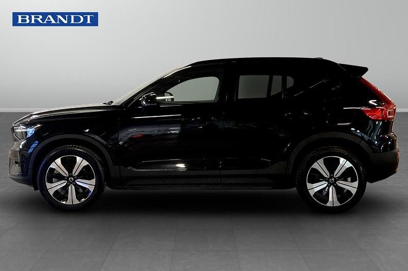 Begagnad Volvo XC40 Single Motor 175 kW (238 HK) 2023 Svart SUV