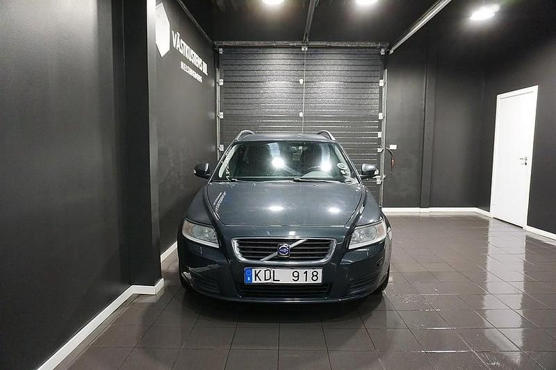 Begagnad Volvo V50 125 HK (91 kW) 2009 Grå Kombi
