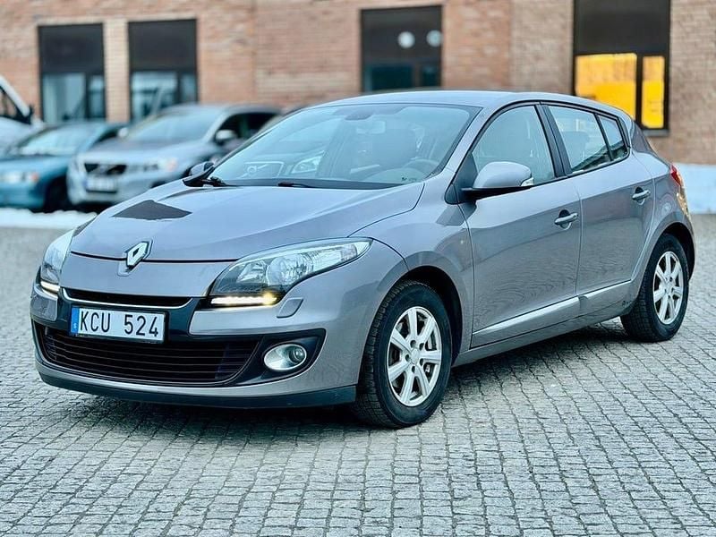 Grå Begagnad 2013 Renault Mégane III | 54 900 kr (Marknadspris) - Bild 1/4