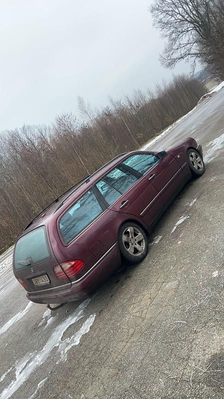 Begagnad Mercedes E430 279 HK (205 kW) 1998 Sedan