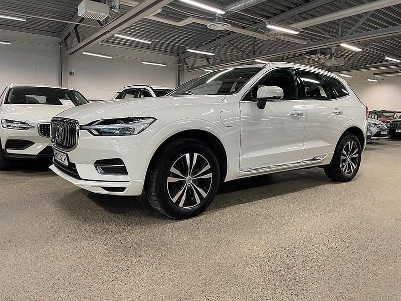 Vit Begagnad 2020 Volvo XC60 SUV | 379 000 kr (Marknadspris) - Bild 1/4