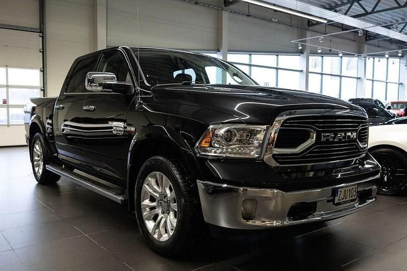 Begagnad Dodge Ram 394 HK (289 kW) 2018 Svart