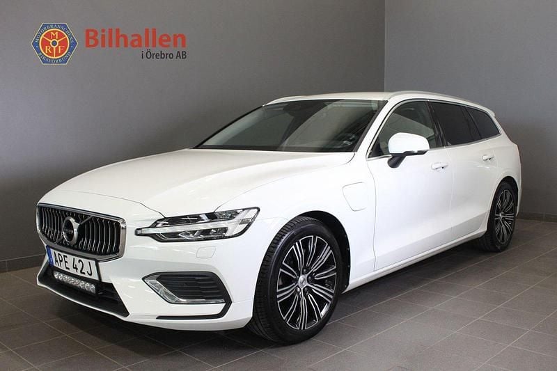 Vit Begagnad 2021 Volvo V60 Kombi | 349 000 kr (Bra pris) - Bild 1/4