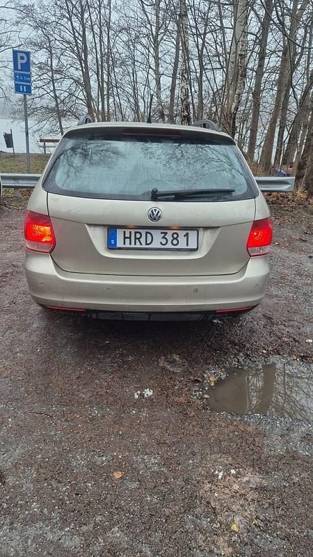 Begagnad VW Golf VI 102 HK (75 kW) 2008 Halvkombi