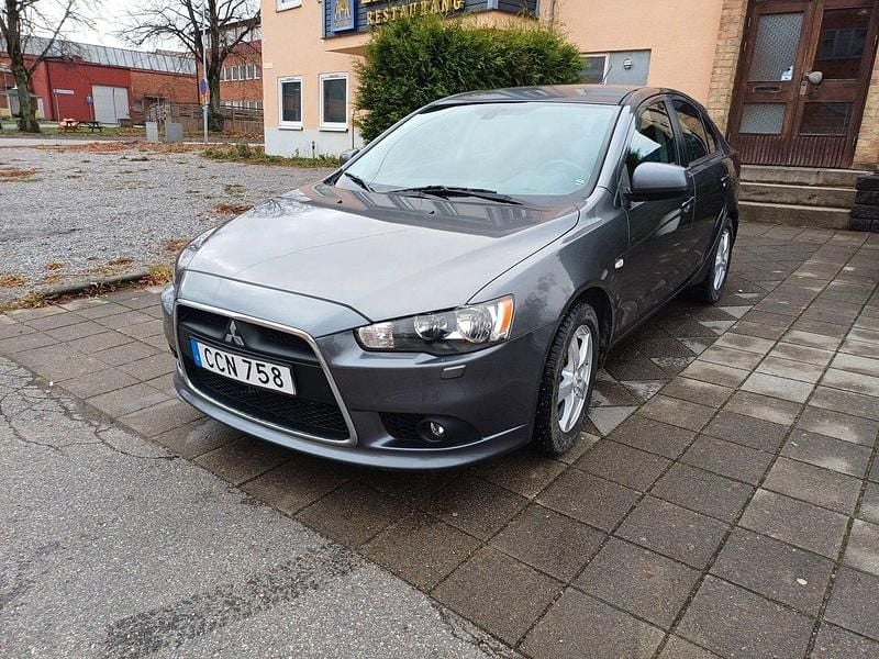 Begagnad 2010 Mitsubishi Lancer Sportback Inform Halvkombi | 44 900 kr (Bra pris) - Bild 1/4