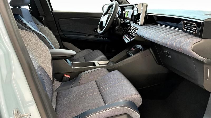 Ny Renault 4 E-Tech 110 kW (150 HK) 2026 Blå SUV