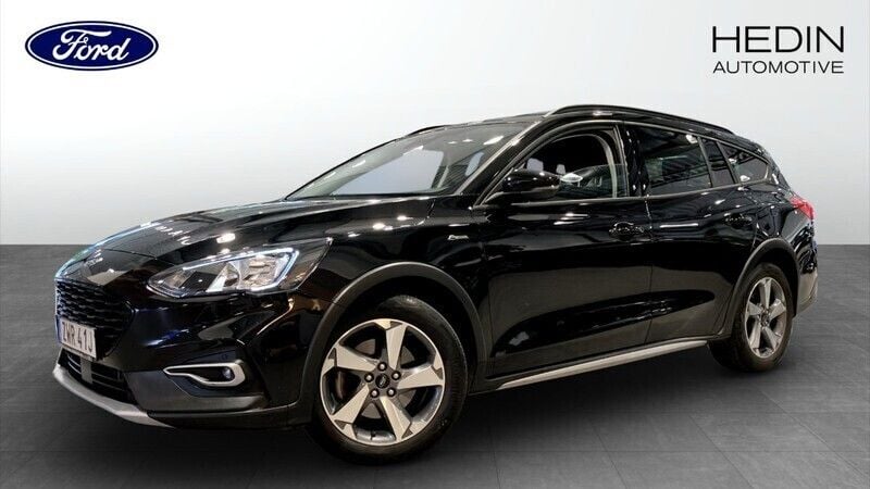 Svart (black) Begagnad 2021 Ford Focus Active Kombi | 194 900 kr (Marknadspris) - Bild 1/4