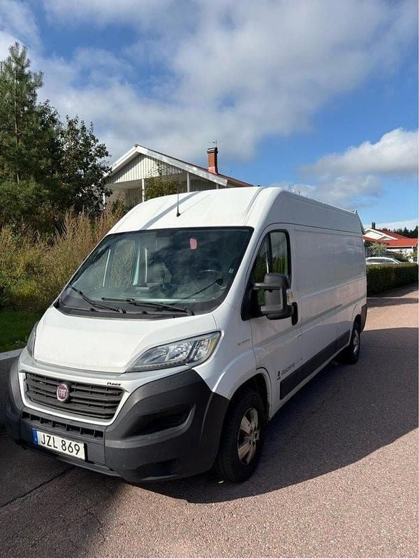 Vit Begagnad 2019 Fiat Ducato Van | 95 000 kr (Superpris) - Bild 1/4