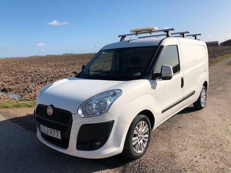 Begagnad Fiat Doblò 90 HK (66 kW) 2014 Vit Minibuss