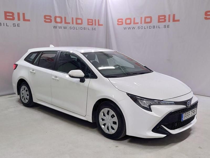 Begagnad Toyota Corolla 122 HK (89 kW) 2022 Vit (pure white ) Kombi