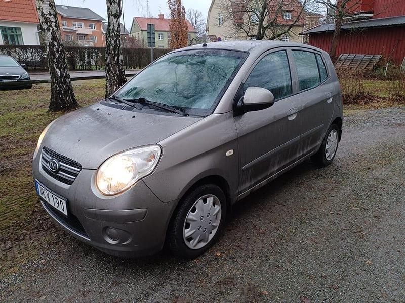 Grå metallic Begagnad 2008 Kia Picanto Halvkombi | 15 000 kr (Superpris) - Bild 1/4