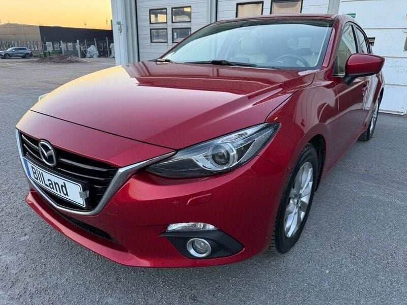 Röd Begagnad 2014 Mazda 3 Inclusive Halvkombi | 110 900 kr (Bra pris) - Bild 1/4