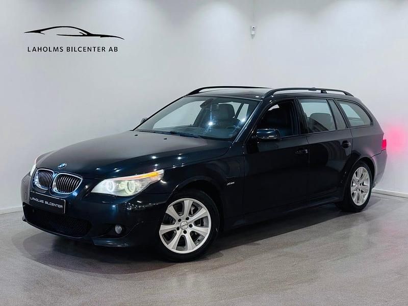 Svart Begagnad 2009 BMW 530 M Sport Kombi | 69 900 kr (Superpris) - Bild 1/4