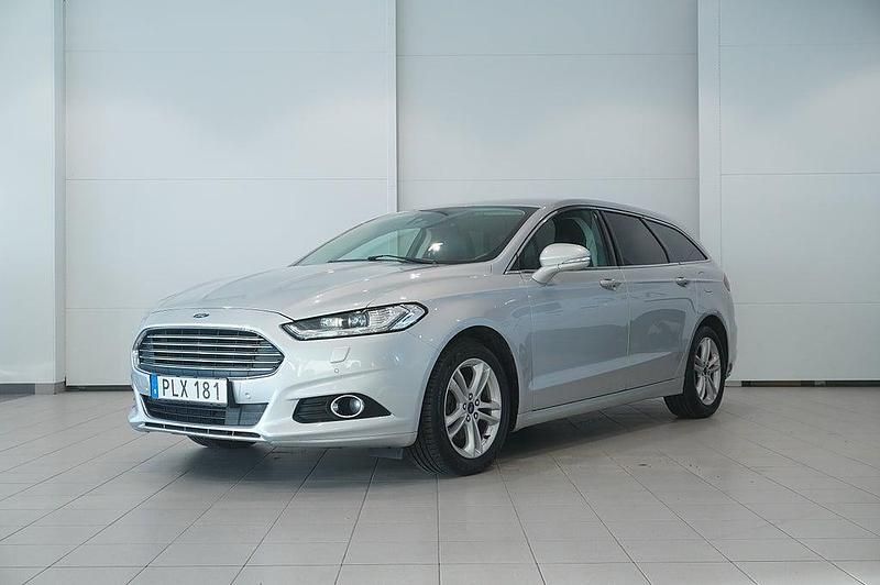 Grå Begagnad 2017 Ford Mondeo Kombi | 129 800 kr (Marknadspris) - Bild 1/4