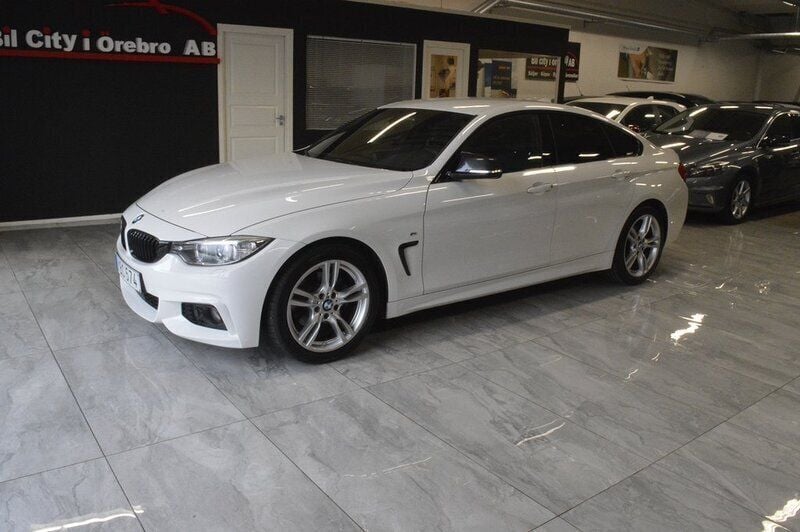 Vit Begagnad 2015 BMW 420 Gran Coupé M Sport Sportkupé | 169 999 kr (Marknadspris) - Bild 1/4