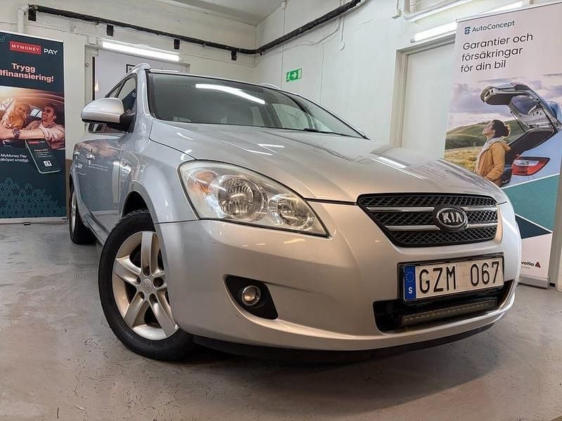 Begagnad Kia Ceed Sportswagon EX 116 HK (85 kW) 2008 Silver Kombi