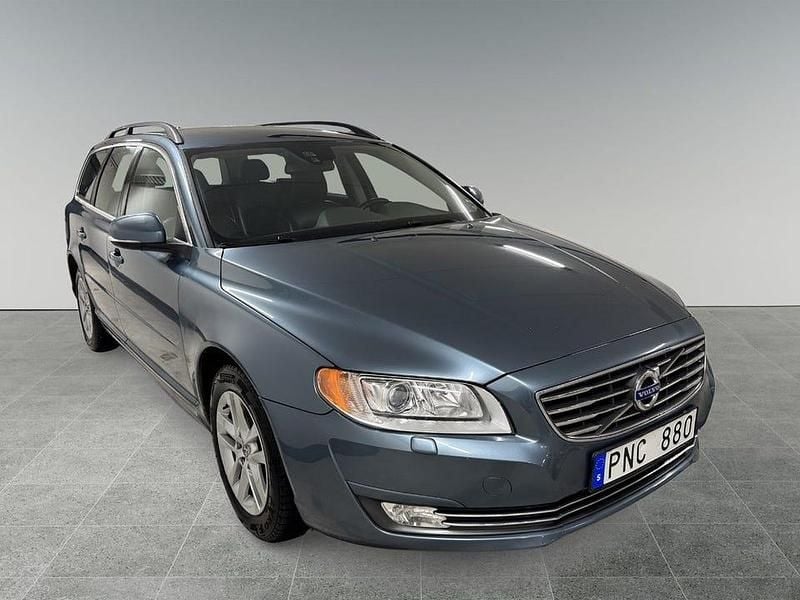 Blå Begagnad 2013 Volvo V70 Momentum Kombi | 119 800 kr (Marknadspris) - Bild 1/4