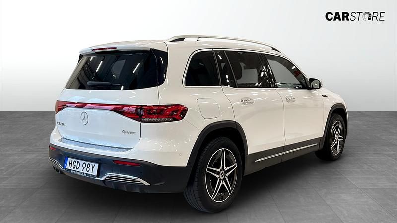 Begagnad Mercedes EQB300 AMG line 167 kW (228 HK) 2022 Vit SUV