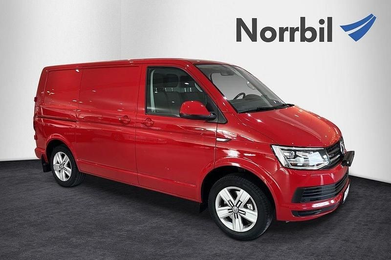 Röd (körsbärsröd) Begagnad 2017 VW T6 Van | 229 000 kr (Superpris) - Bild 1/4