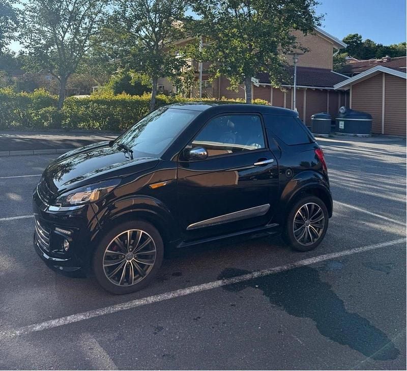 Begagnad 2018 Ligier JS50 Halvkombi | 95 000 kr - Bild 1/4