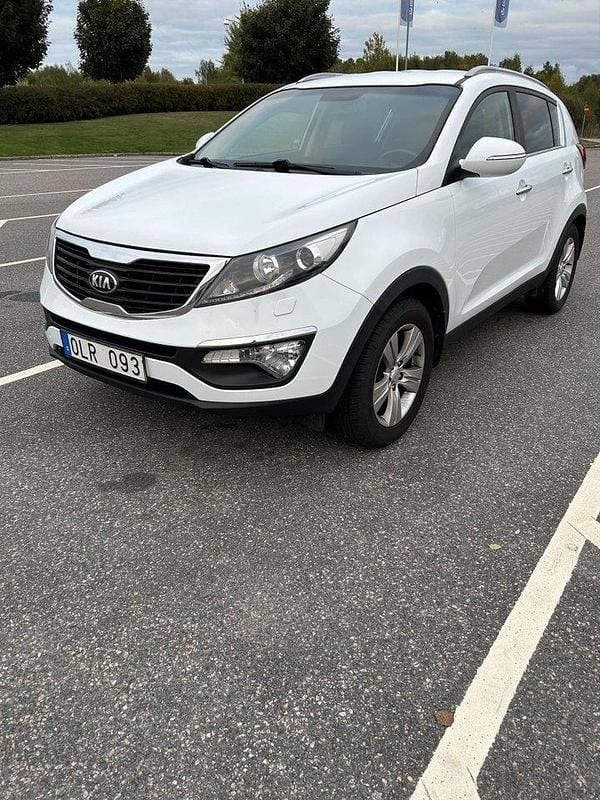 Vit Begagnad 2013 Kia Sportage Comfort SUV | 95 000 kr (Bra pris) - Bild 1/4