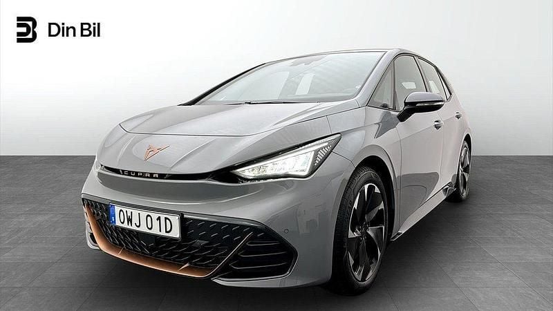 Ljusgrå (vapor grey) Begagnad 2023 Cupra Born e-Boost Halvkombi | 279 900 kr (Bra pris) - Bild 1/4