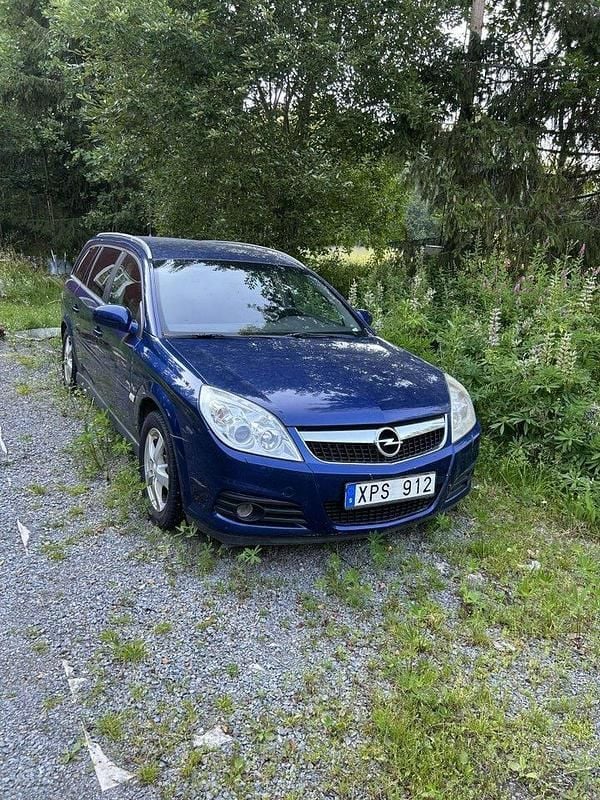Blå Begagnad 2006 Opel Vectra Kombi | 7 000 kr (Superpris) - Bild 1/4