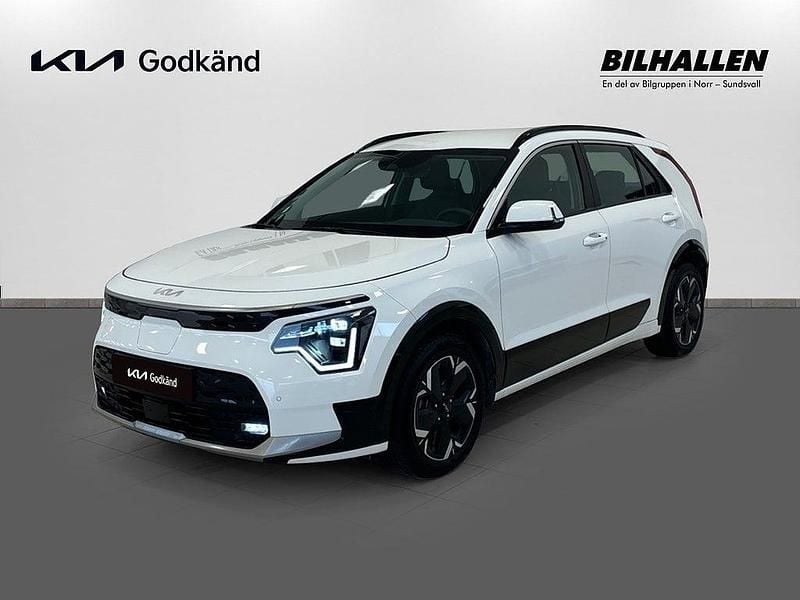 Vit Begagnad 2022 Kia e-Niro SUV | 319 900 kr (Marknadspris) - Bild 1/4