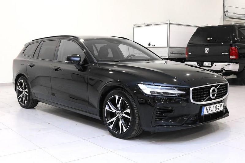 Begagnad Volvo V60 R-Design 340 HK (250 kW) 2020 Svart Kombi