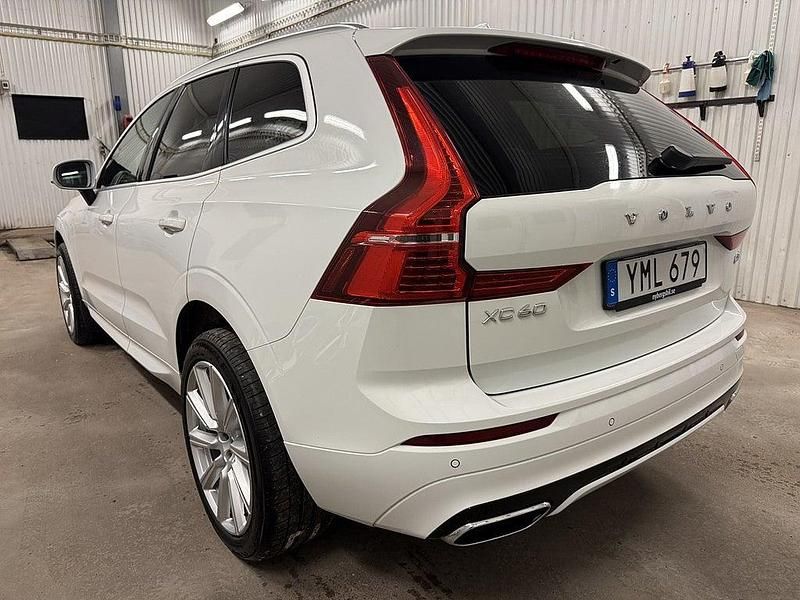 Begagnad Volvo XC60 R-Design 191 HK (140 kW) 2018 Vit SUV